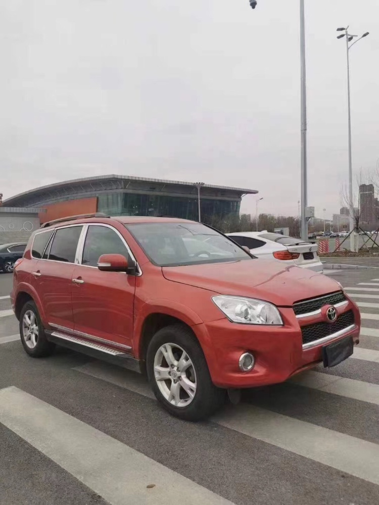 沈陽11年豐田RAV43