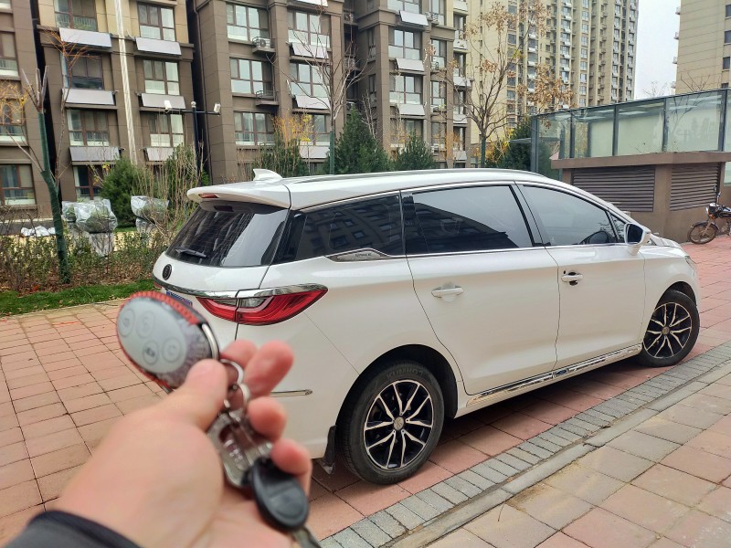 济南19年比亚迪宋MAX4