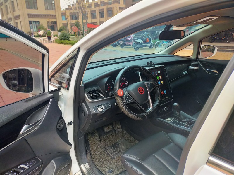 济南19年比亚迪宋MAX9