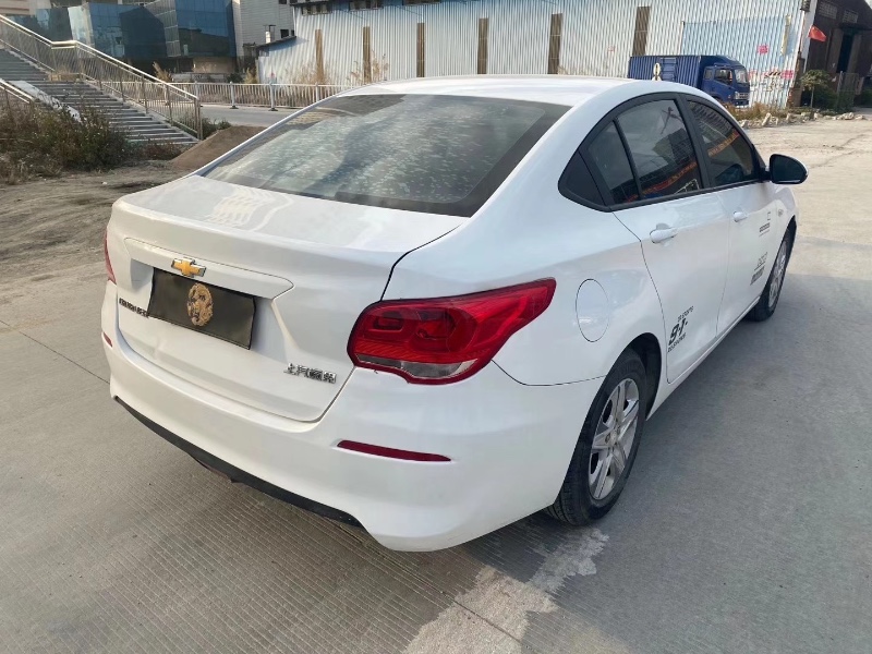 广州17年雪佛兰科沃兹2