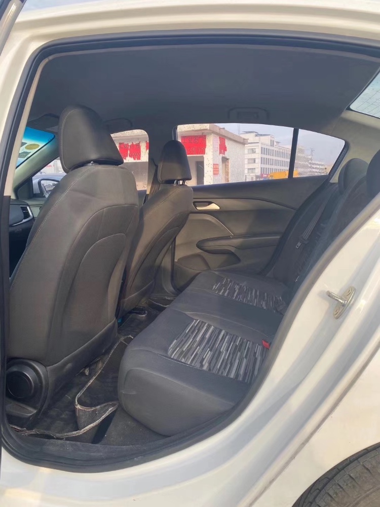 广州17年雪佛兰科沃兹1