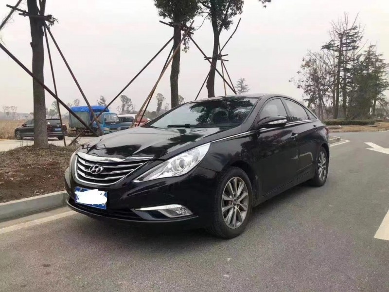蘇州13年現代索納塔八2