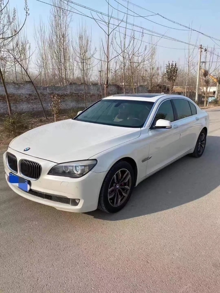 济南10年宝马7系3