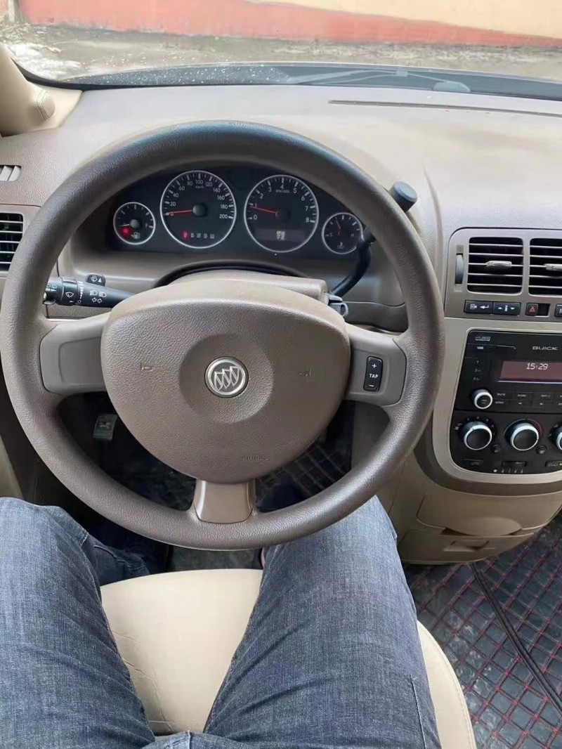 青岛15年别克GL88