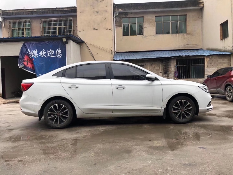 貴陽20年榮威Ei52