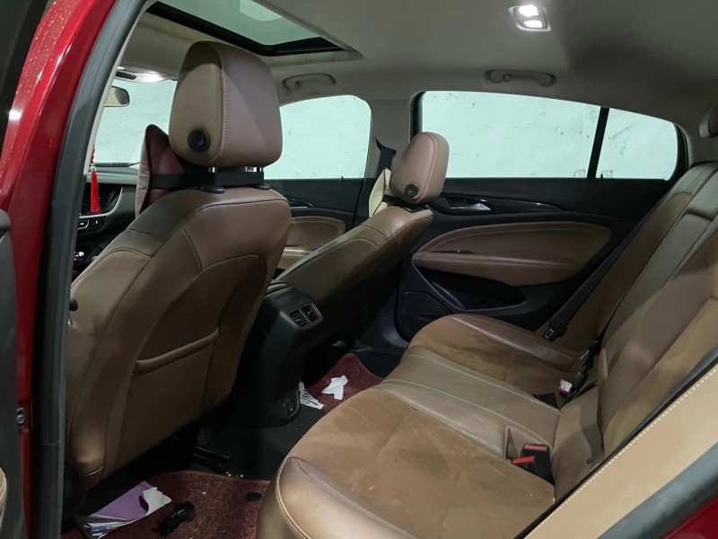 成都19年别克君威5