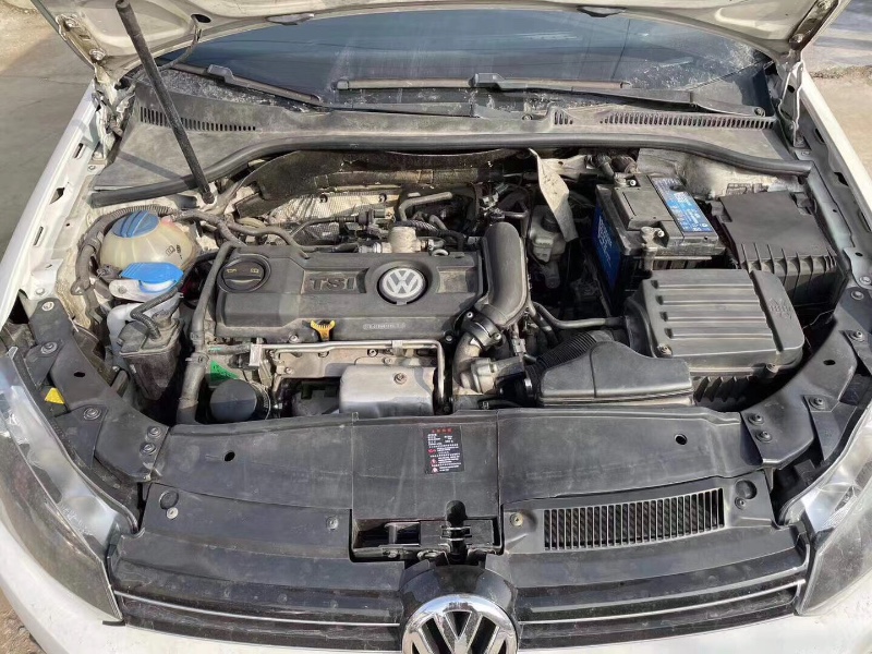 青岛14年大众高尔夫2