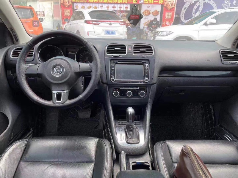 青岛14年大众高尔夫4