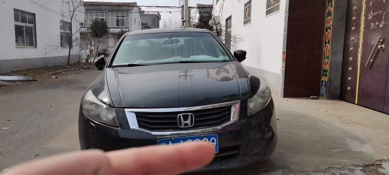 青岛09年本田雅阁1