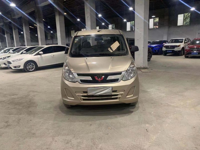 成都18年五菱汽車五菱榮光1
