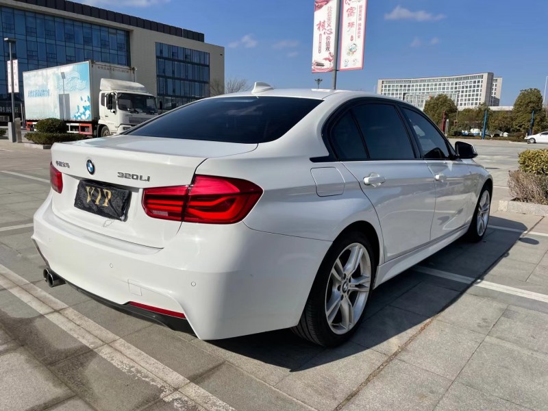 盐城19年宝马3系5