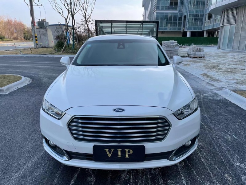 盐城16年福特金牛座1