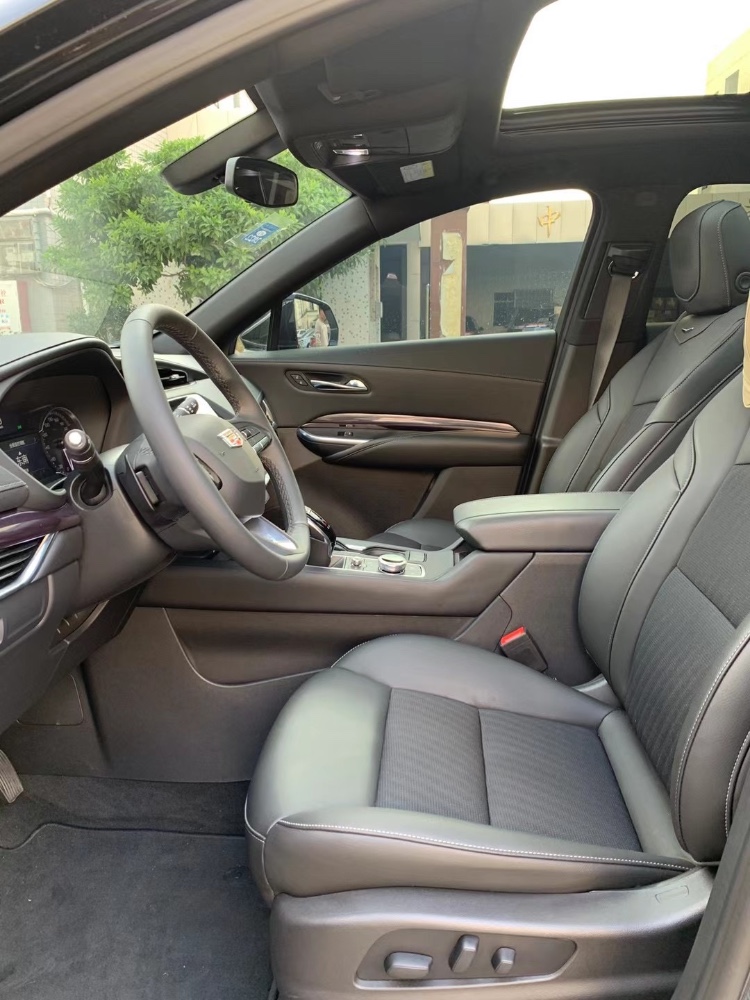 中山20年凯迪拉克XT47