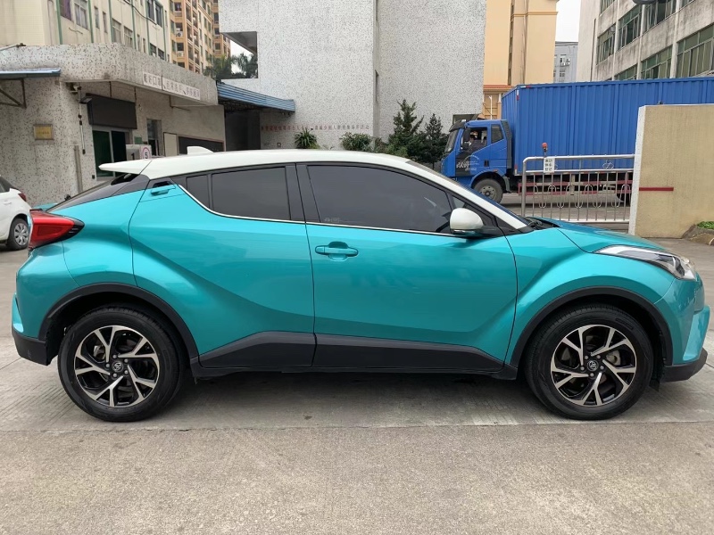 中山19年丰田CHR3