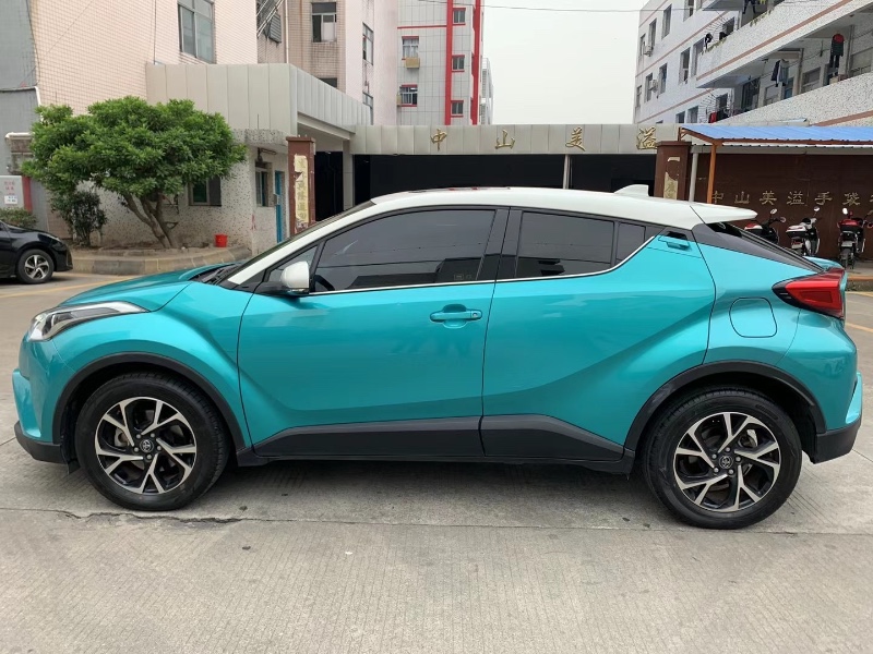 中山19年丰田CHR4
