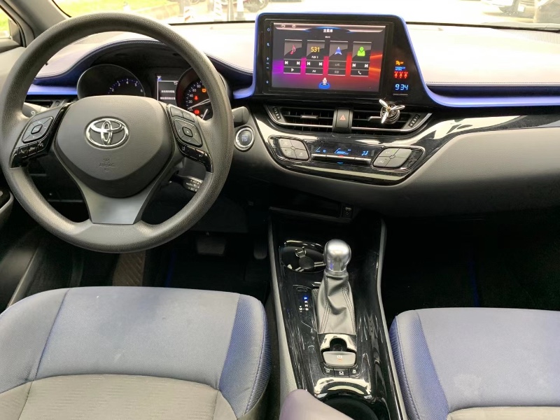 中山19年丰田CHR5