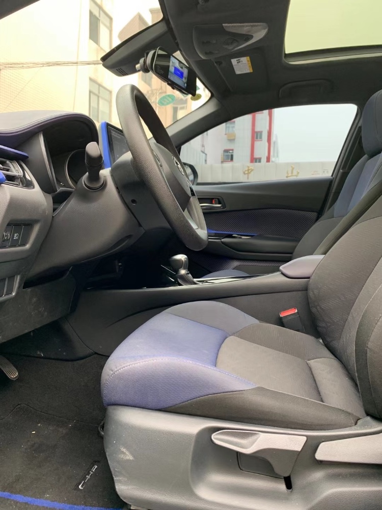 中山19年丰田CHR6