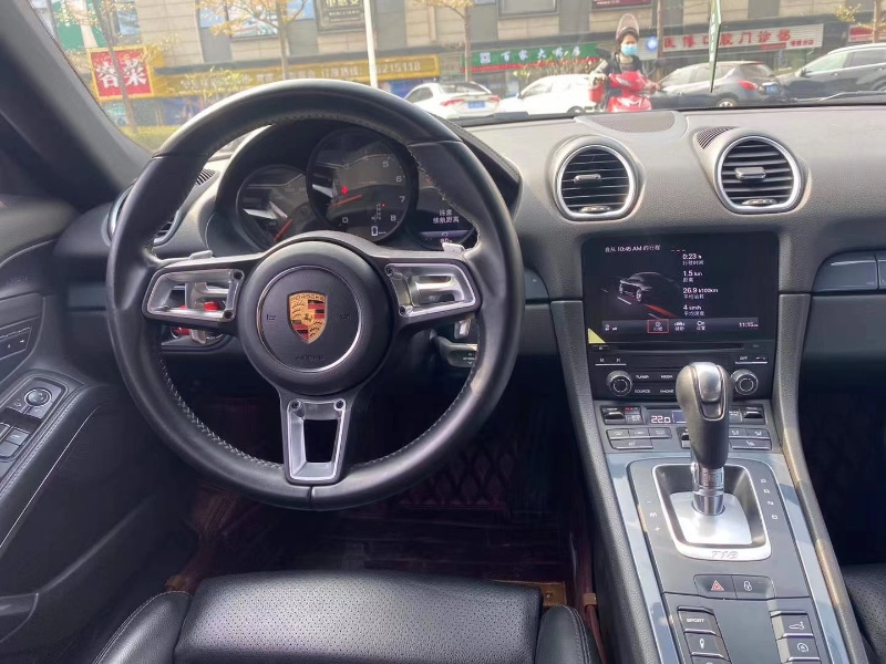 广州17年保时捷7186