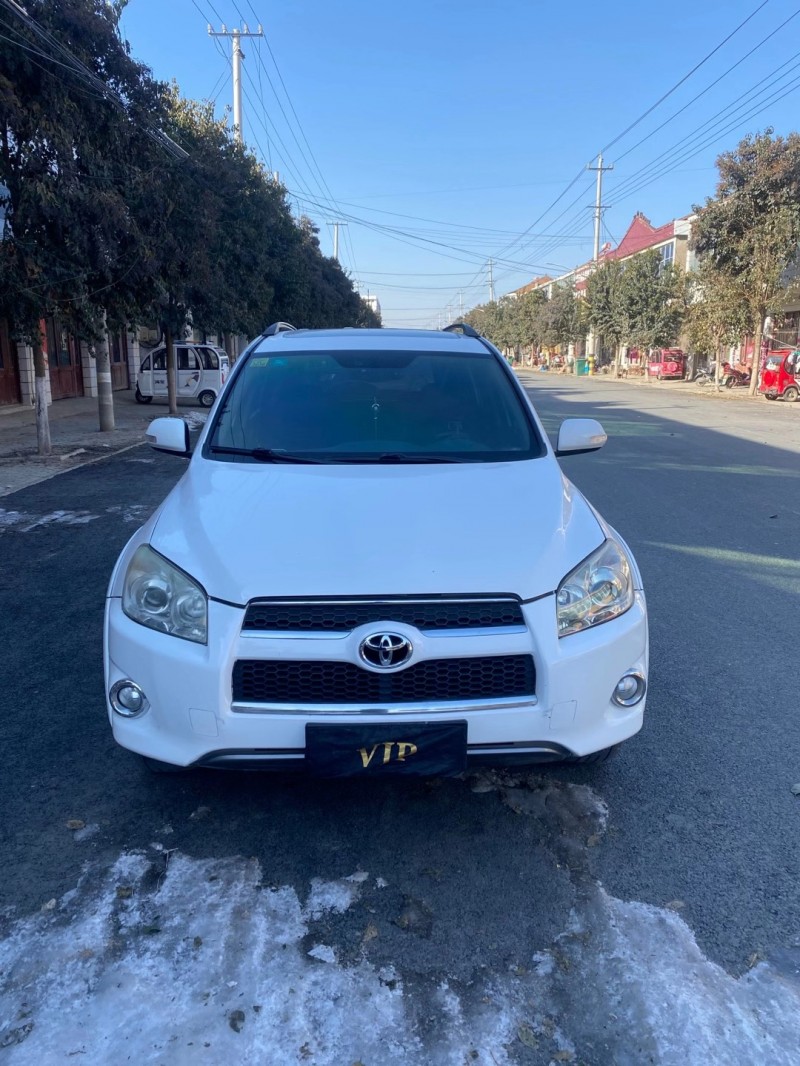 徐州11年丰田RAV43