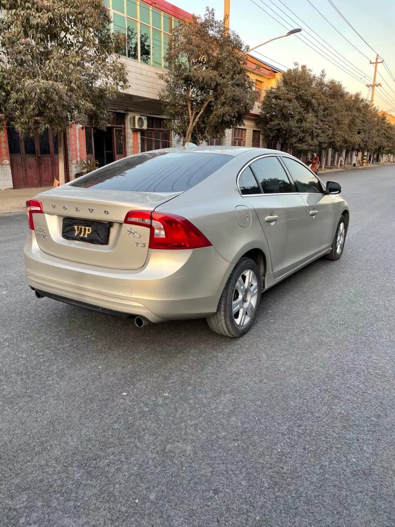 徐州17年沃尔沃S60L8