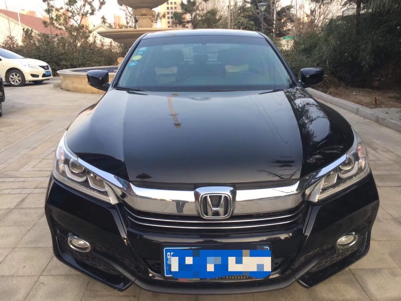 济南17年本田雅阁1