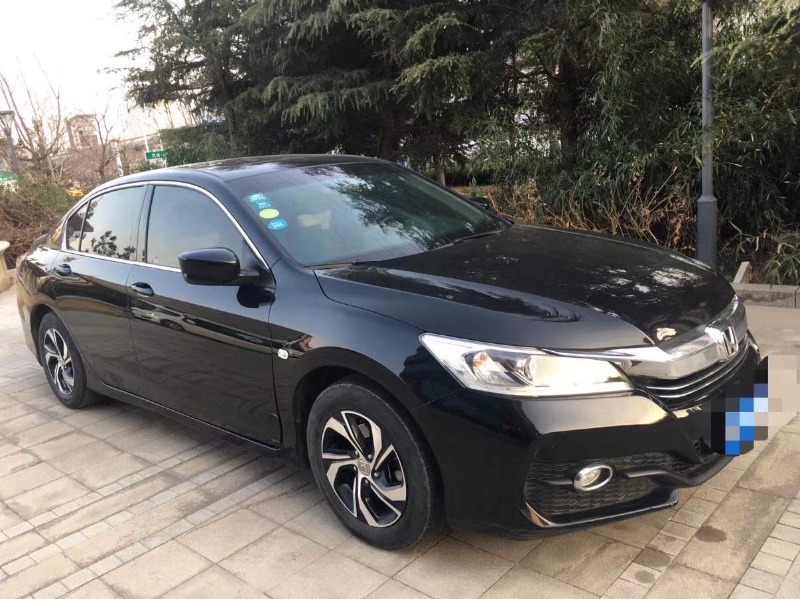 济南17年本田雅阁2