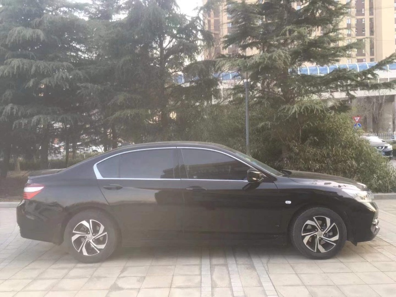 济南17年本田雅阁4