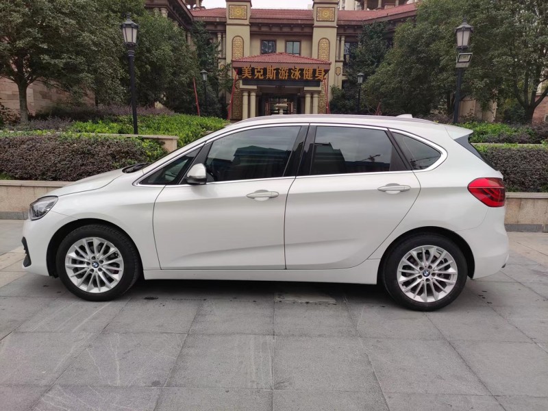 北京19年宝马2系5