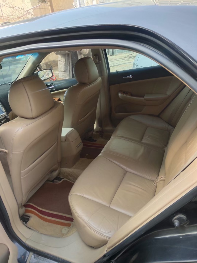 郑州05年本田雅阁2