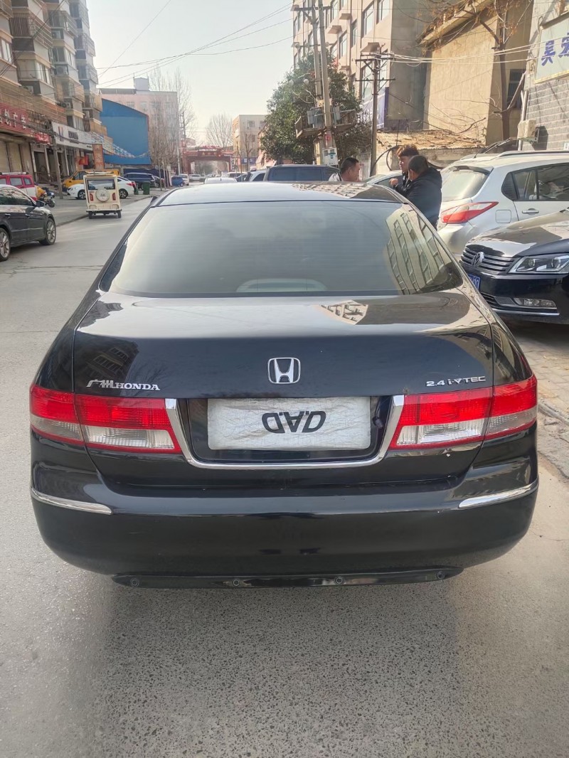 郑州05年本田雅阁1