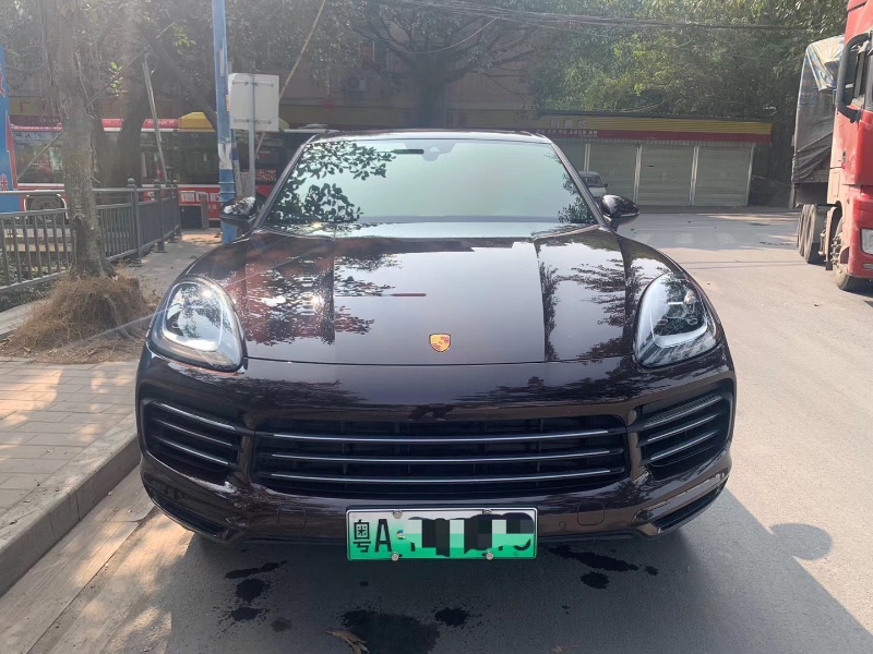 广州19年保时捷卡宴1