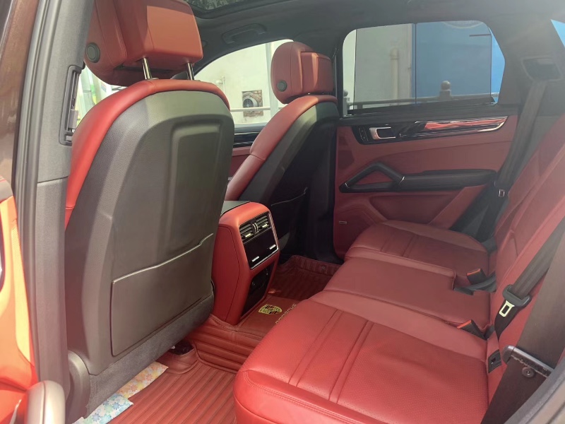 广州19年保时捷卡宴4