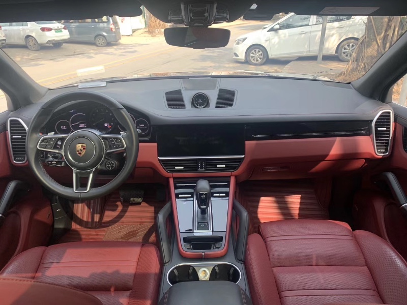 广州19年保时捷卡宴6