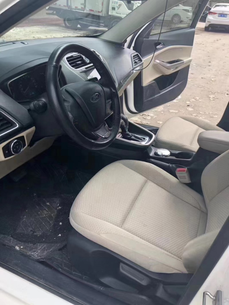 枣庄17年福特福睿斯4