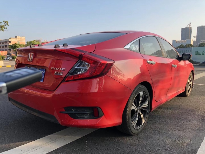 广州17年本田思域9