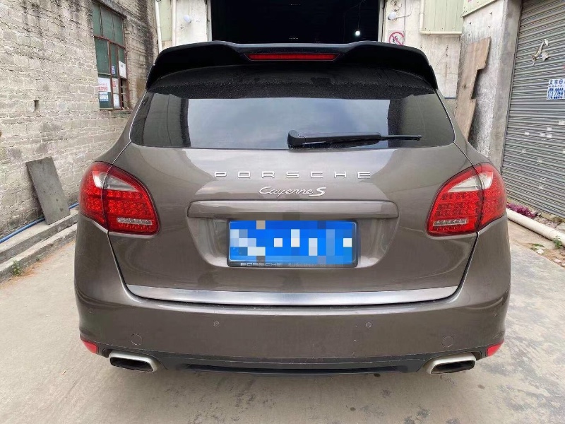 广州13年保时捷卡宴8