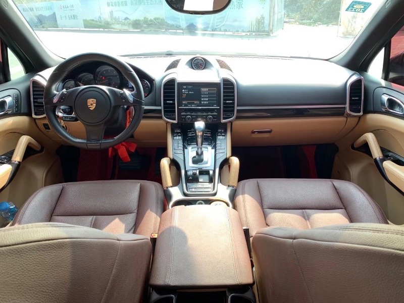 广州16年保时捷卡宴7
