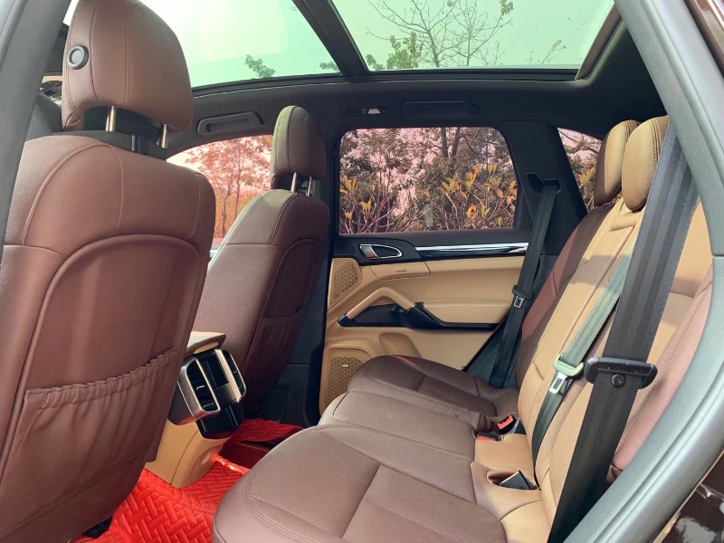 广州16年保时捷卡宴5