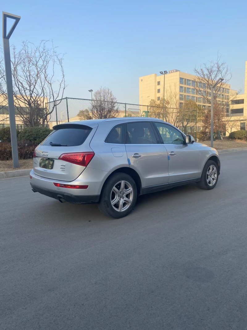 宿迁11年奥迪Q56