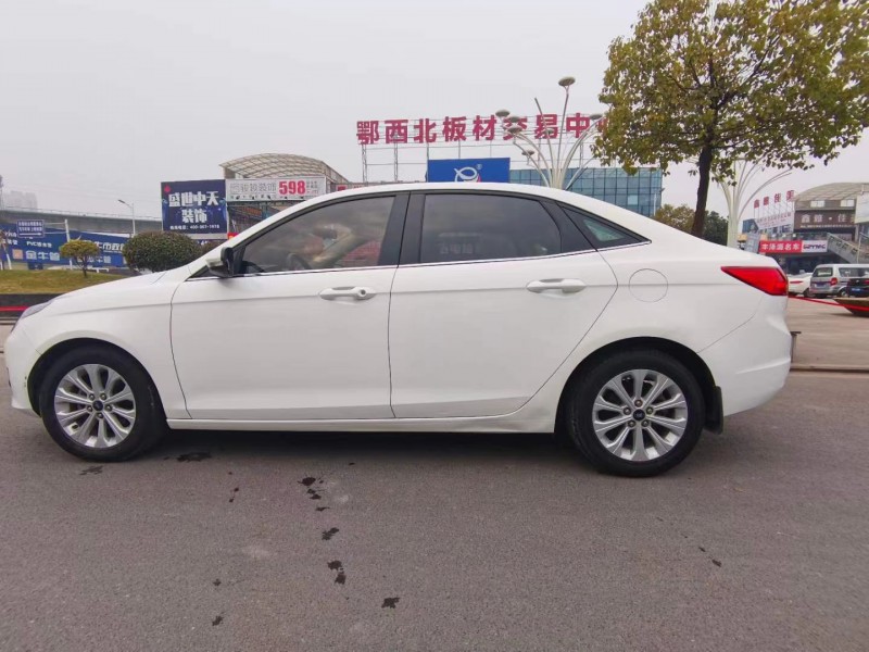 北京16年福特福睿斯7