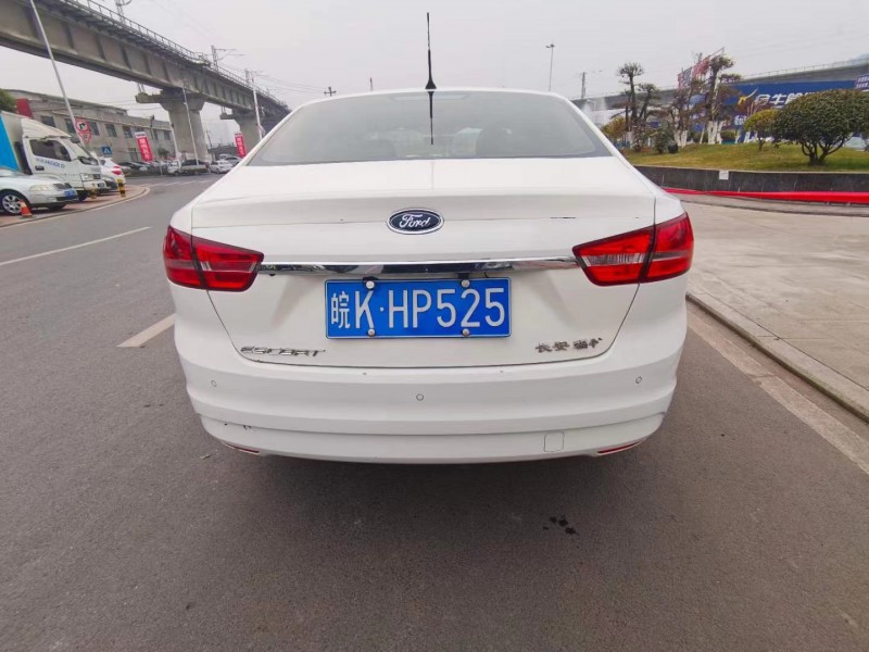 北京16年福特福睿斯5