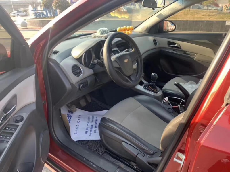 北京13年雪佛兰科鲁兹5