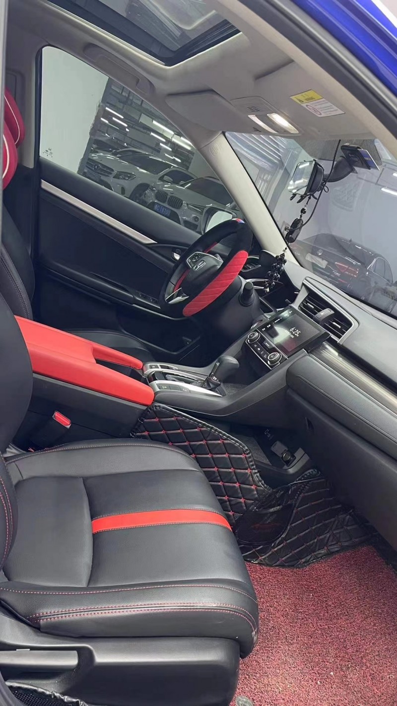 成都19年本田思域8