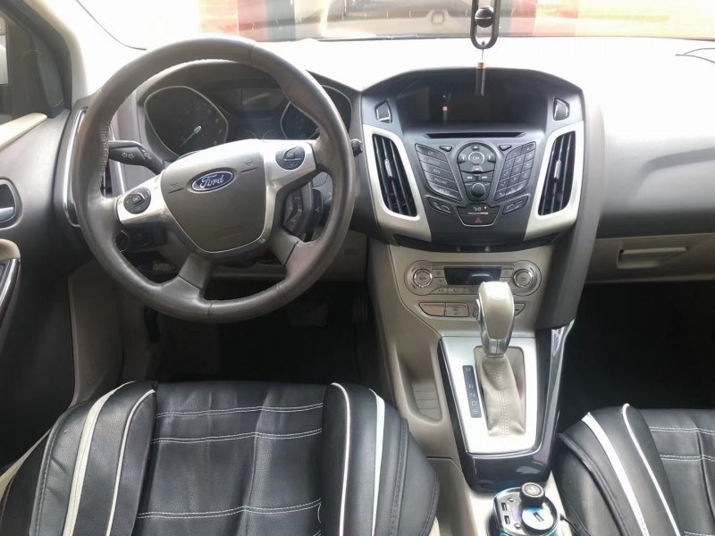 邢台13年福特福克斯7