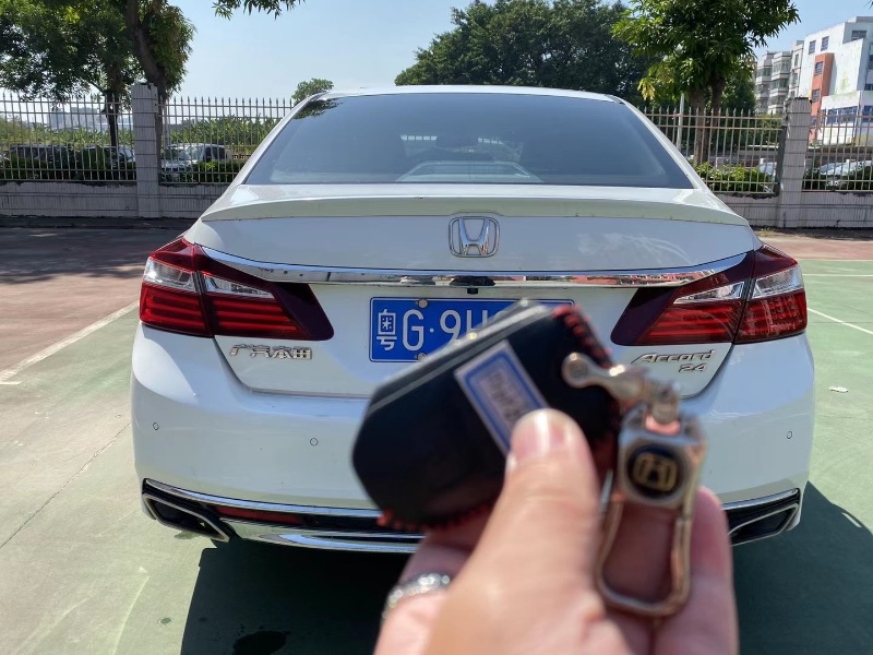 广州17年本田雅阁4