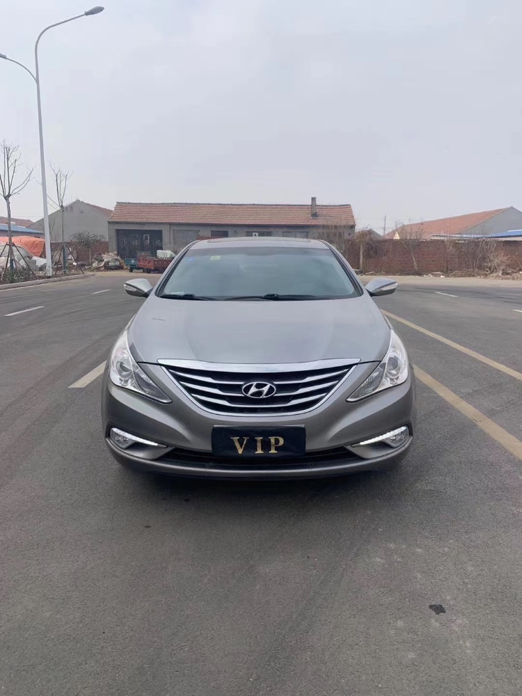 青岛13年现代索纳塔八1