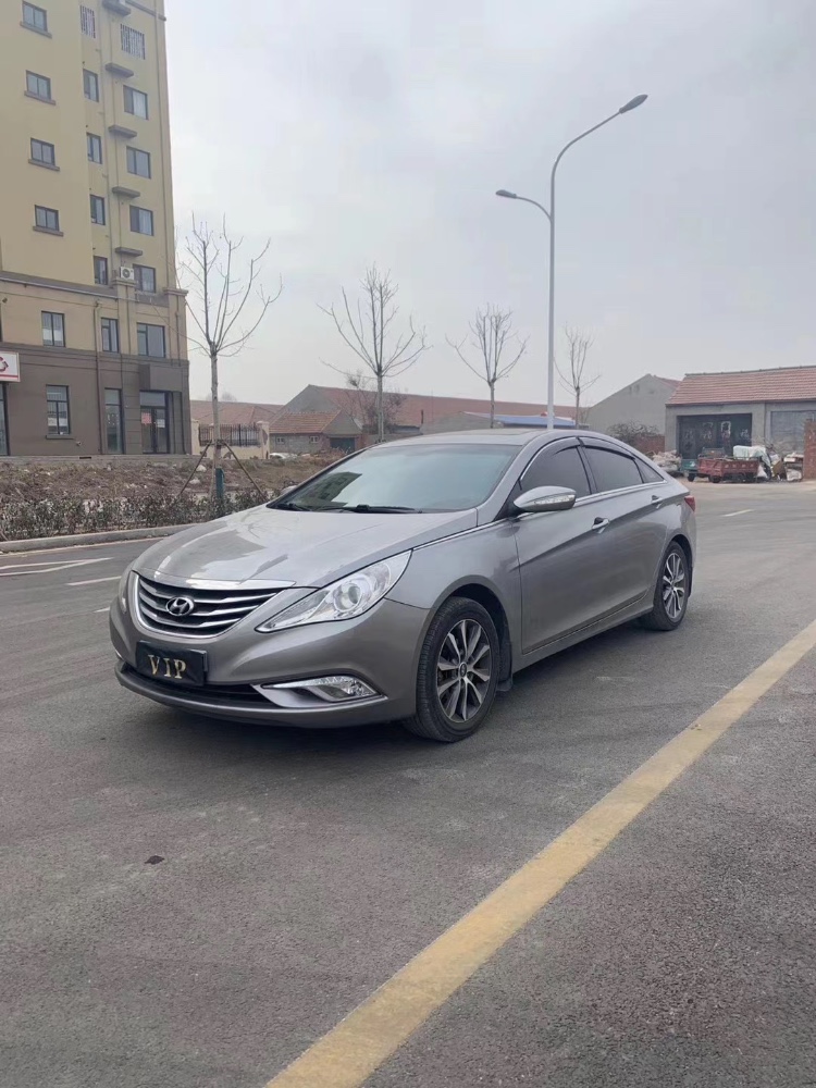 青岛13年现代索纳塔八7