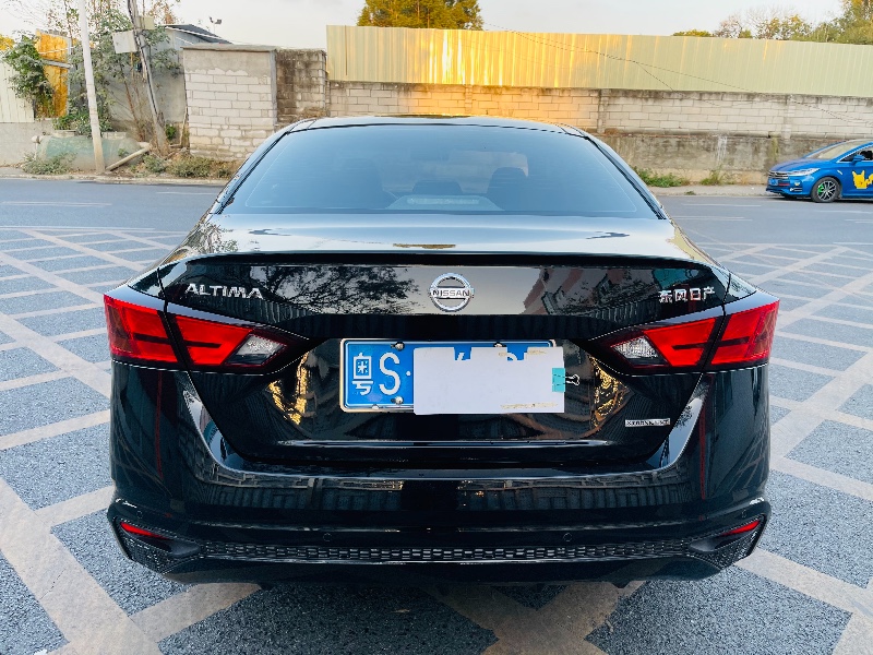 东莞20年日产天籁5