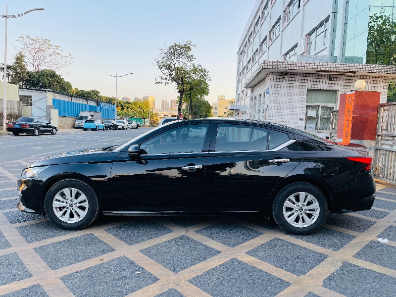 东莞20年日产天籁7