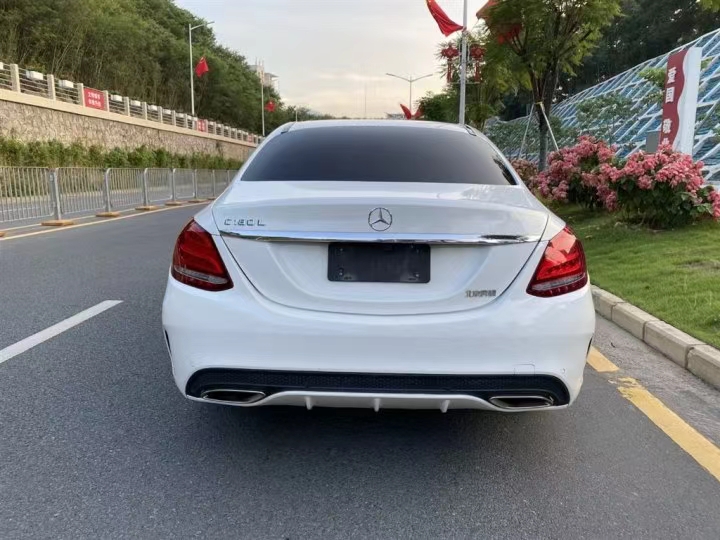 济宁16年奔驰C6